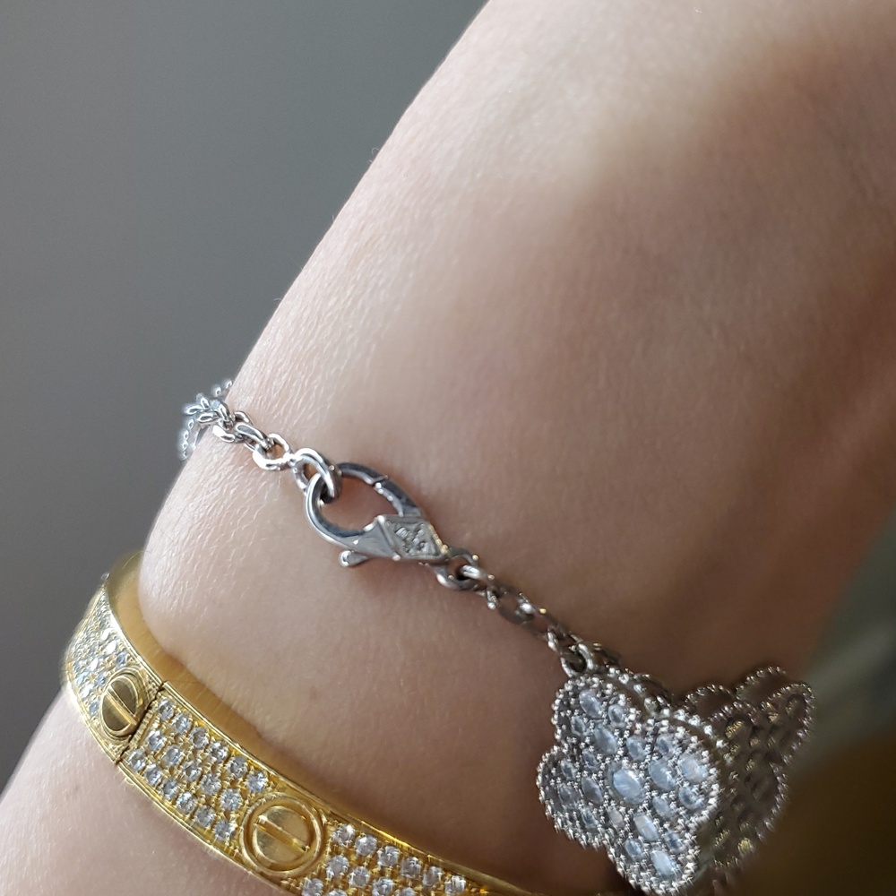 Intricate Silver Crystal Clover Bracelet with Delicate Chain - Picture 4 of 8